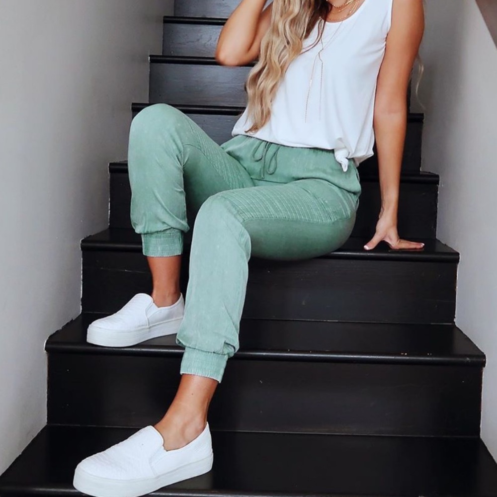 Green pant